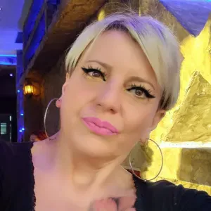 Adetta pulizie a mi serve di lavorare 