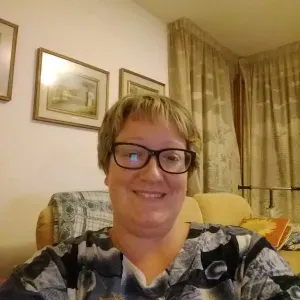 Salve Sono Daniela cerco lavoro come fare compagnia, spesa,