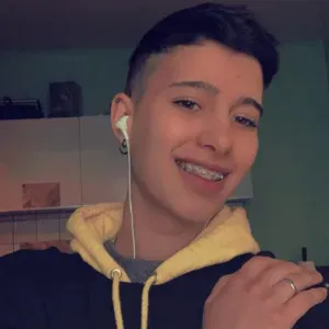 Bonjour je garde des enfants de 1 a 8 ans j'ai 16 ans