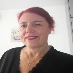 Babysiter Disponível perto de Si