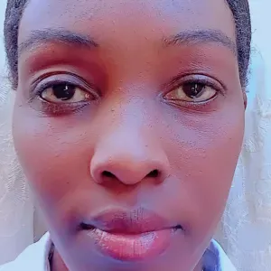 Je suis baby sitter  expérimentée en Haïti 