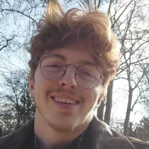 Etudiant universitaire disponible pour babysitting (semaine)