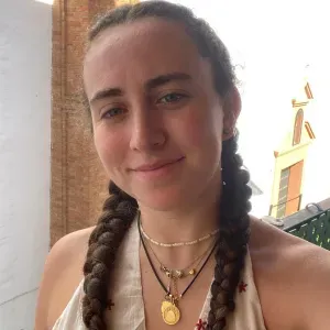 Profesora comprometida en Granada o Almería