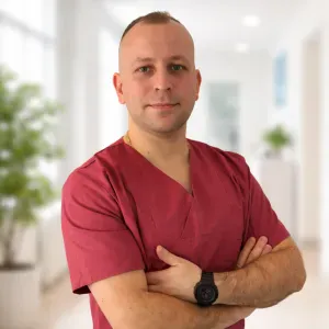 Examinierte Pflegefachkraft bietet Betreuung und Pflege