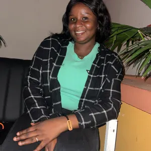 Babysitting, a Combs la ville 