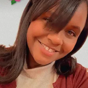 Babysitter com experiência no brasil e vivida.