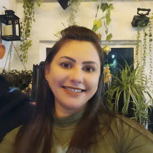 Empregada de limpeza responsável