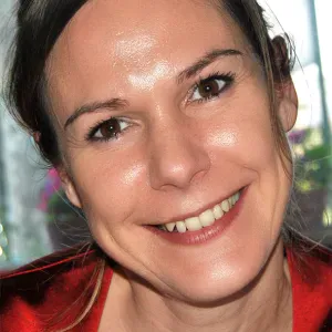 Aide ménagère, Assistante de vie