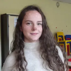 Étudiante au lycée roberval à breuil le vert 