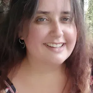 Baby-sitter et maman d'un garcon de 2 ans 