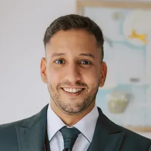 Canguro en Granada con experiencia en niños y animales