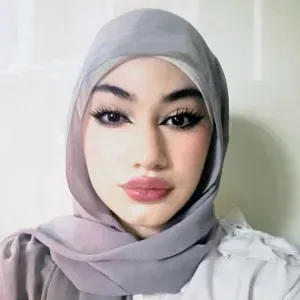 Babysitter in Manchester looking for a job