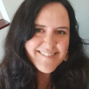 Se ofrece empleada de hogar en Vitoria con gran experiencia 