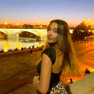 ¡Canguro / clases de idiomas y apoyo escolar en Sevilla!