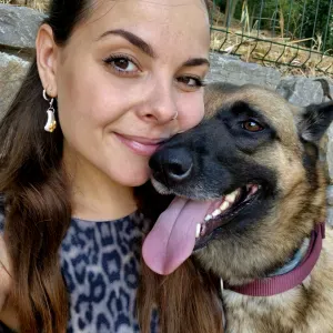 Une amoureuse des chiens à votre service