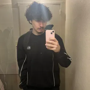 Baby sitter débutant, habitué e être  avec les enfants 