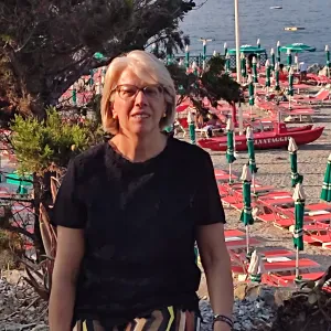 Addetta alle pulizie di appartamenti o strutture ricettive