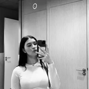 Baby-sitter à Mons, Veronika 16 ans 