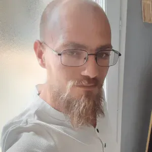 Hommes de ménage den le 62-Pas-de-Calais 