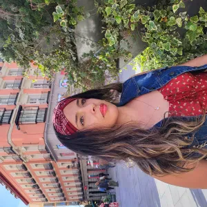 Niñera Canguro disponible. 