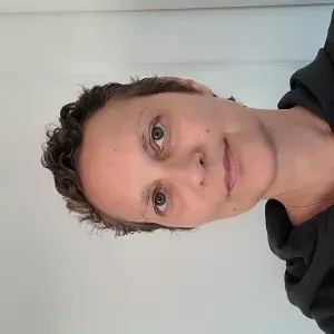 Baby sitter expérimentée près de Vernon 