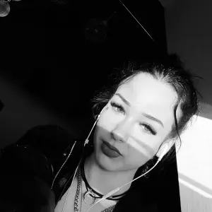 Occupée de ma petite sœur pendant 7 ans