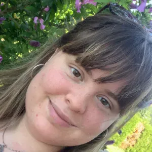 Baby-sitting expérimentée à la recherche d'aider