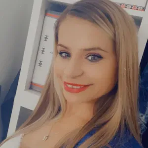 Je suis disponible pour faire le ménage. N'hésitez pas à m'e