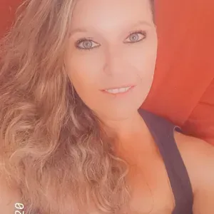 Nounou et jeune fille au pair 
