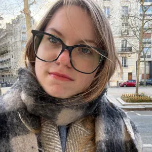 Promeneuse des chiens, babysitting, aide aux devoirs…