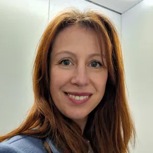 Cuidadora de idosos com experiência 