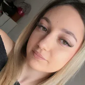 baby-sitter disponible sur frejus