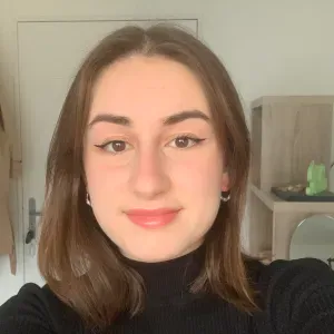 Diplôme d'aide-soignante avec expérience en crèche