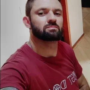 Limpeza em geral casas e apartamentos, cuidar de pets