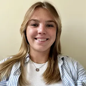 Baby sitter expérimentée avec recommandations a Paris