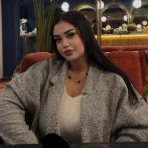 Femme de menace responsaple a Paris 