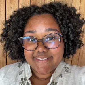 Baby-sitter expérimentée et passionnée à Bègles