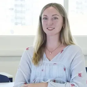 Primary teacher available for tutoring 