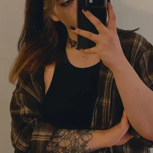 Propose aide ménagère et garde d'enfant