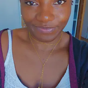 Aide-Soignante offre des services à domicile. 