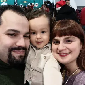 Procuro uma empregada doméstica para cuidar da casa e roupa