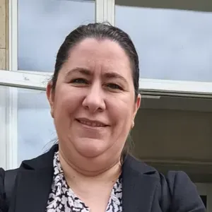 Cuidadora niña necesidades especiales 
