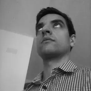 Procuro empregada de limpeza 