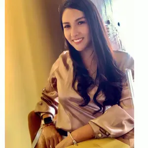 Bonjour, je suis disponible