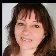 Bonjour je me propose comme dame de compagnie