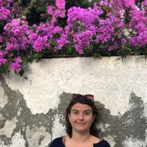 Baby-sitter expérimentée disponible mois de mars 