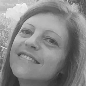 Cerco ragazza per pulizie e stiro 