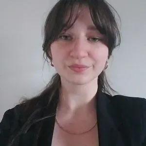 Baby-sitter à Oulins en complement d'étude