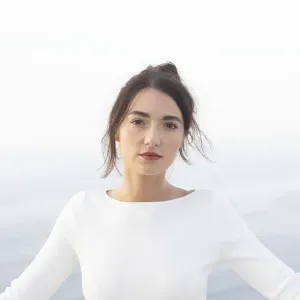 Nounou expérimentée à la colle sur loup