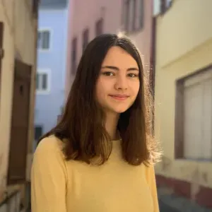 Etudiante en psychologie, Educatrice de jeunes enfants